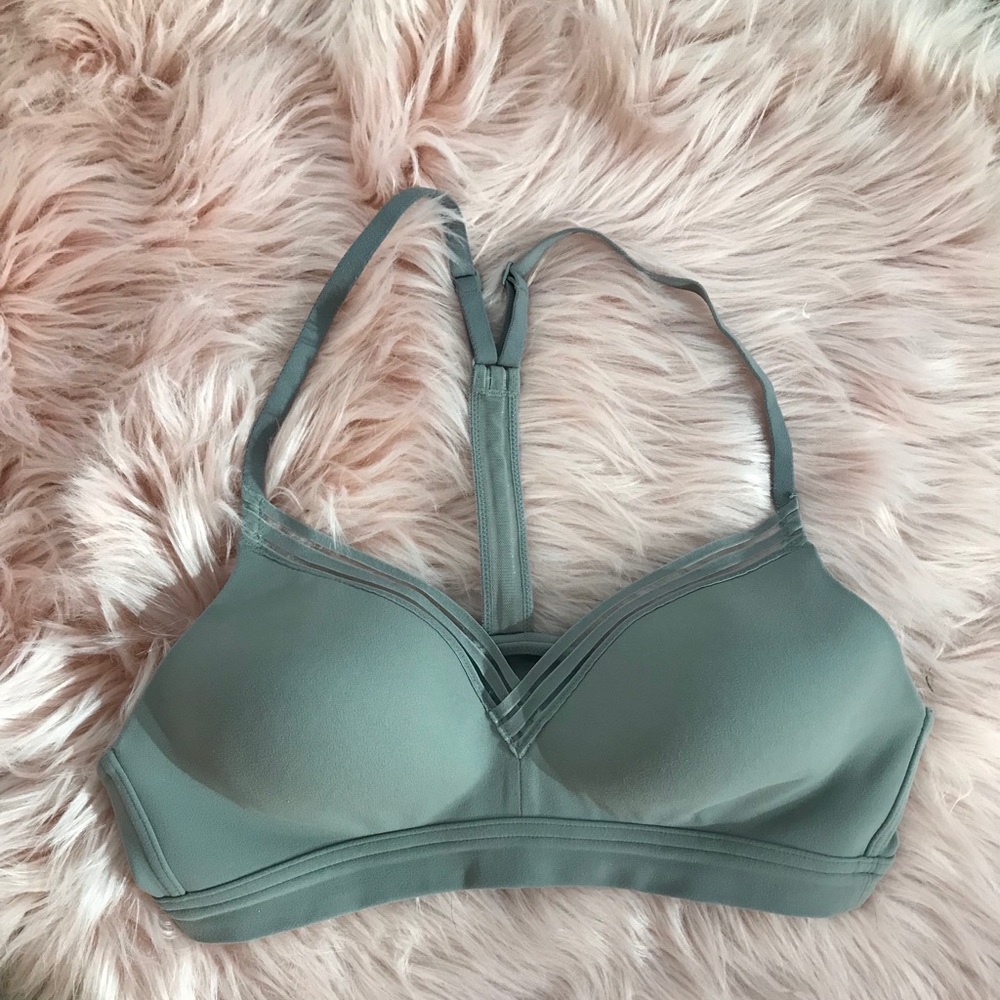 Athleta Bra Size Medium